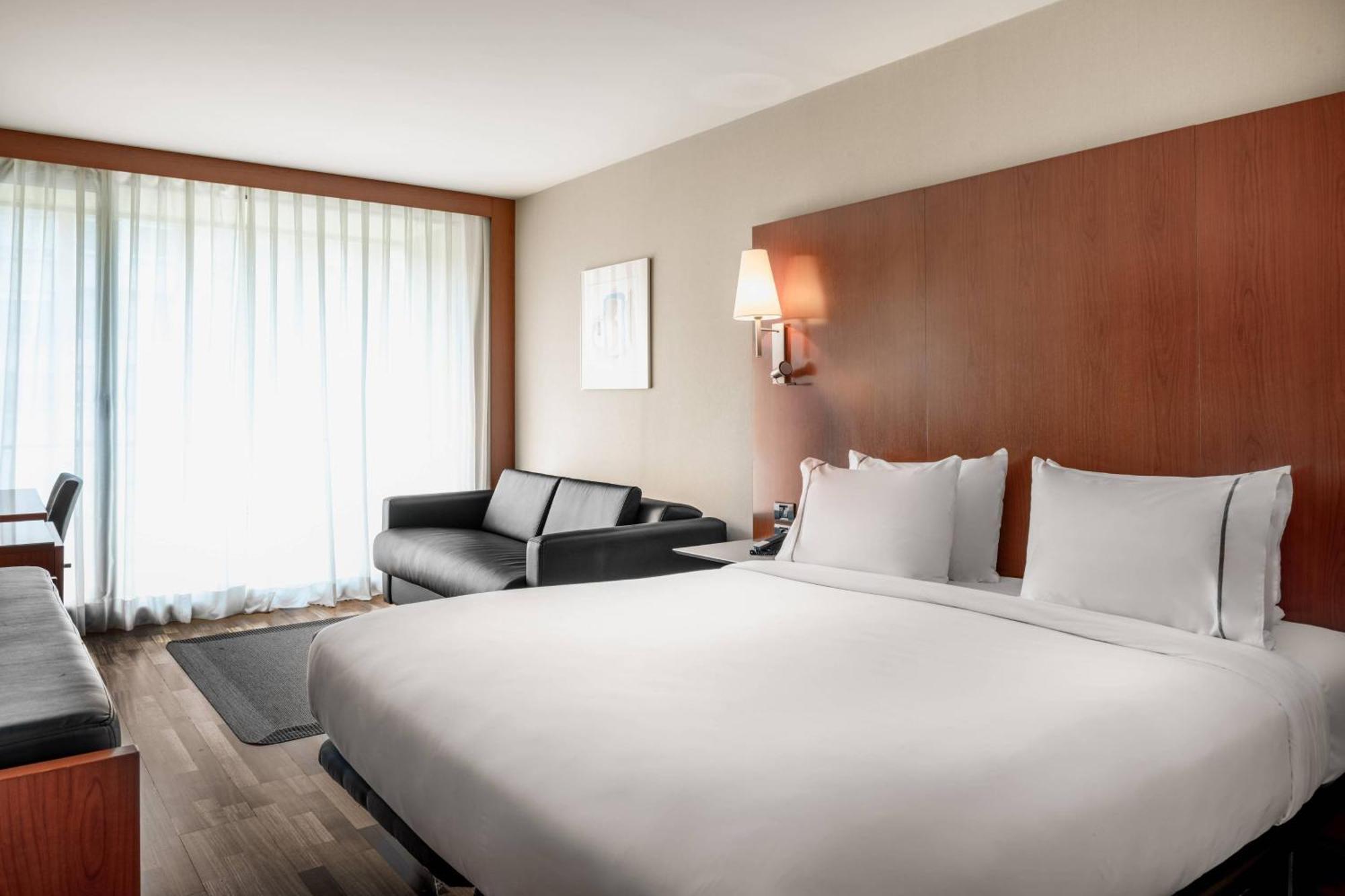 Ac Hotel La Rioja By Marriott Логроньо Экстерьер фото