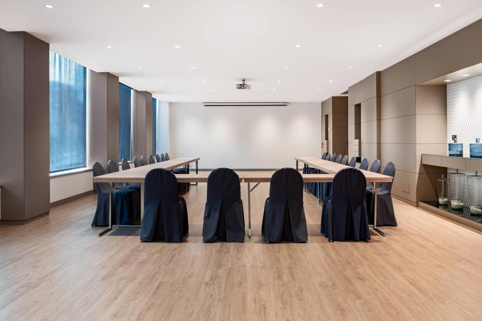 Ac Hotel La Rioja By Marriott Логроньо Экстерьер фото