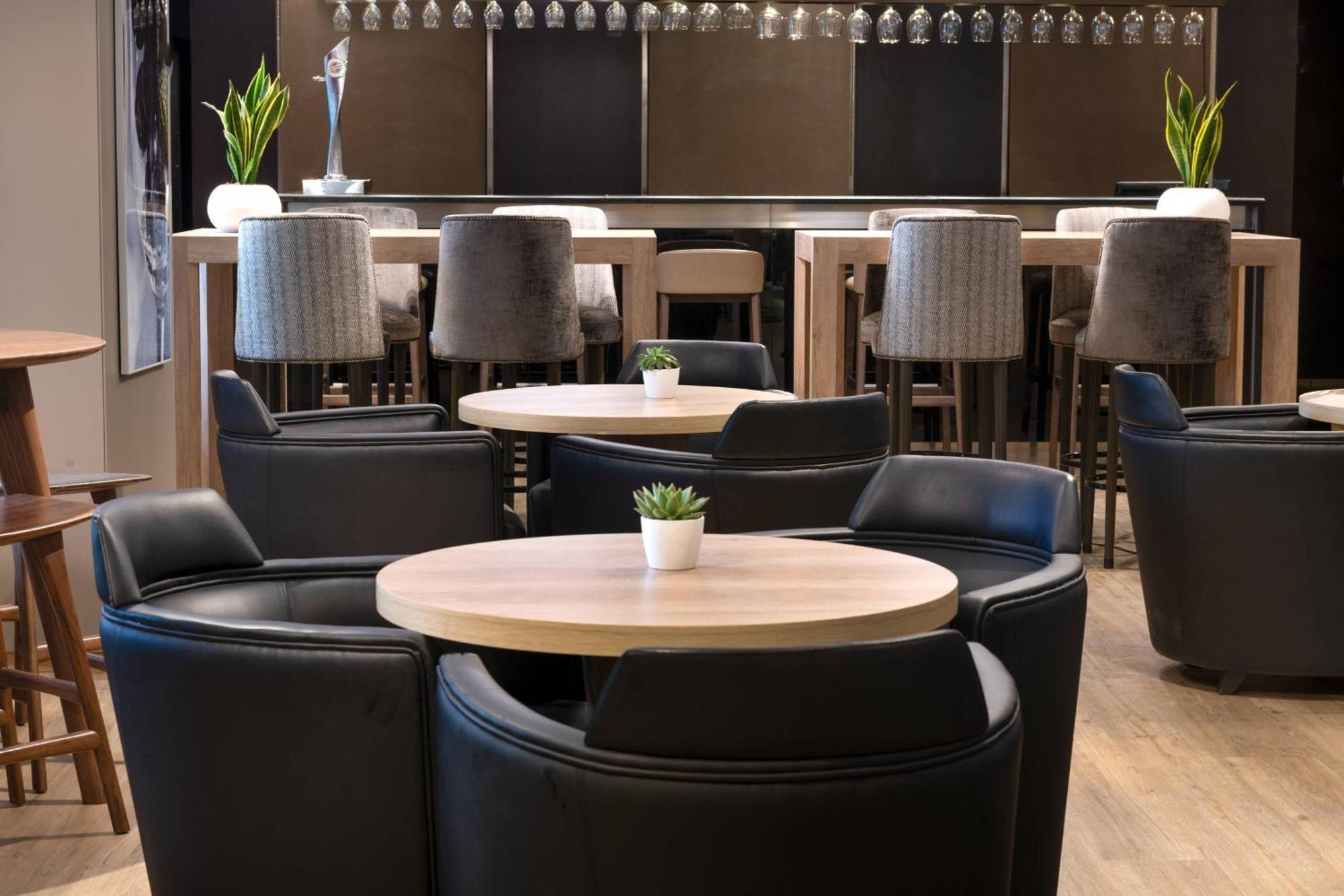 Ac Hotel La Rioja By Marriott Логроньо Экстерьер фото