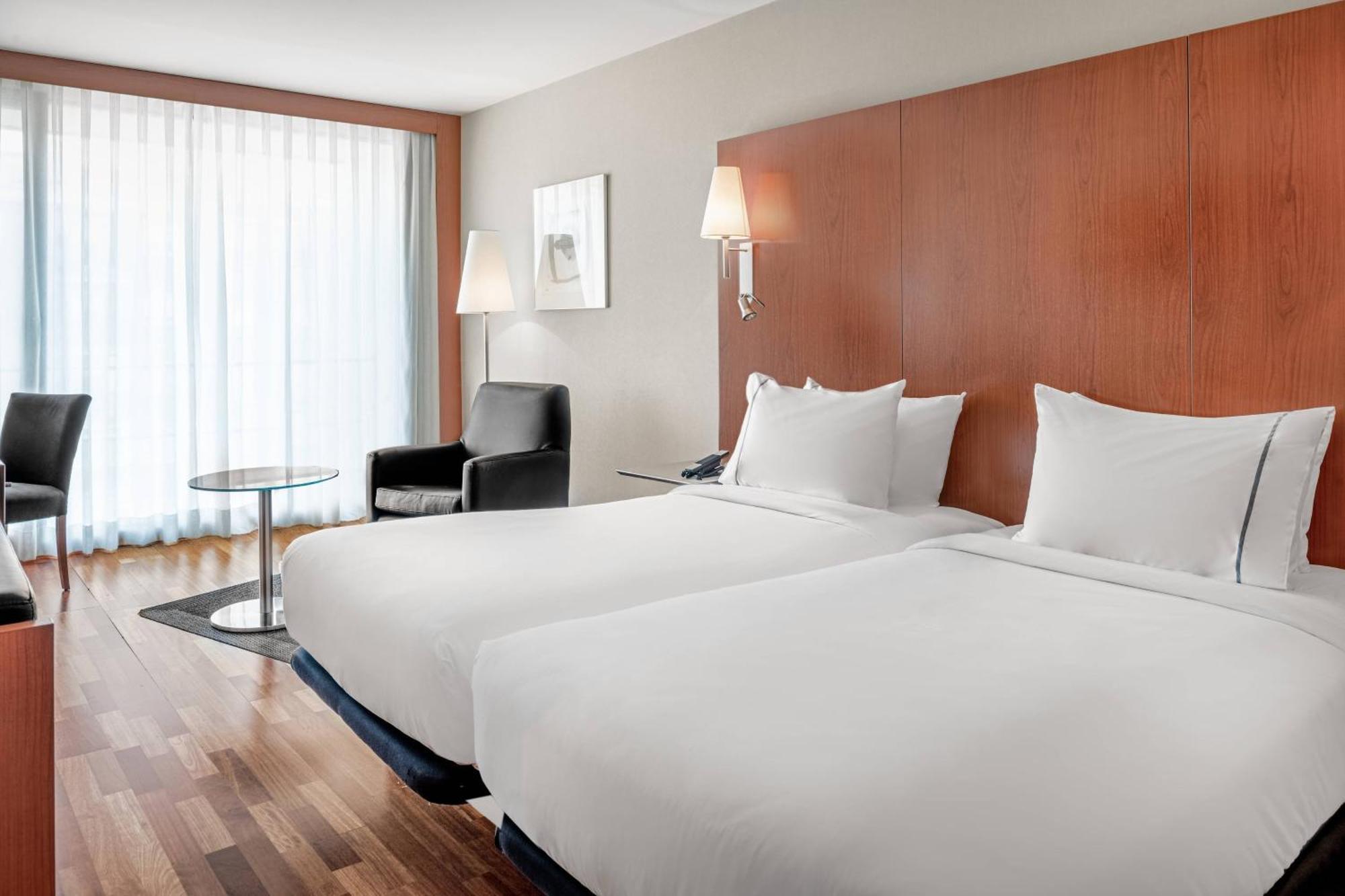 Ac Hotel La Rioja By Marriott Логроньо Экстерьер фото