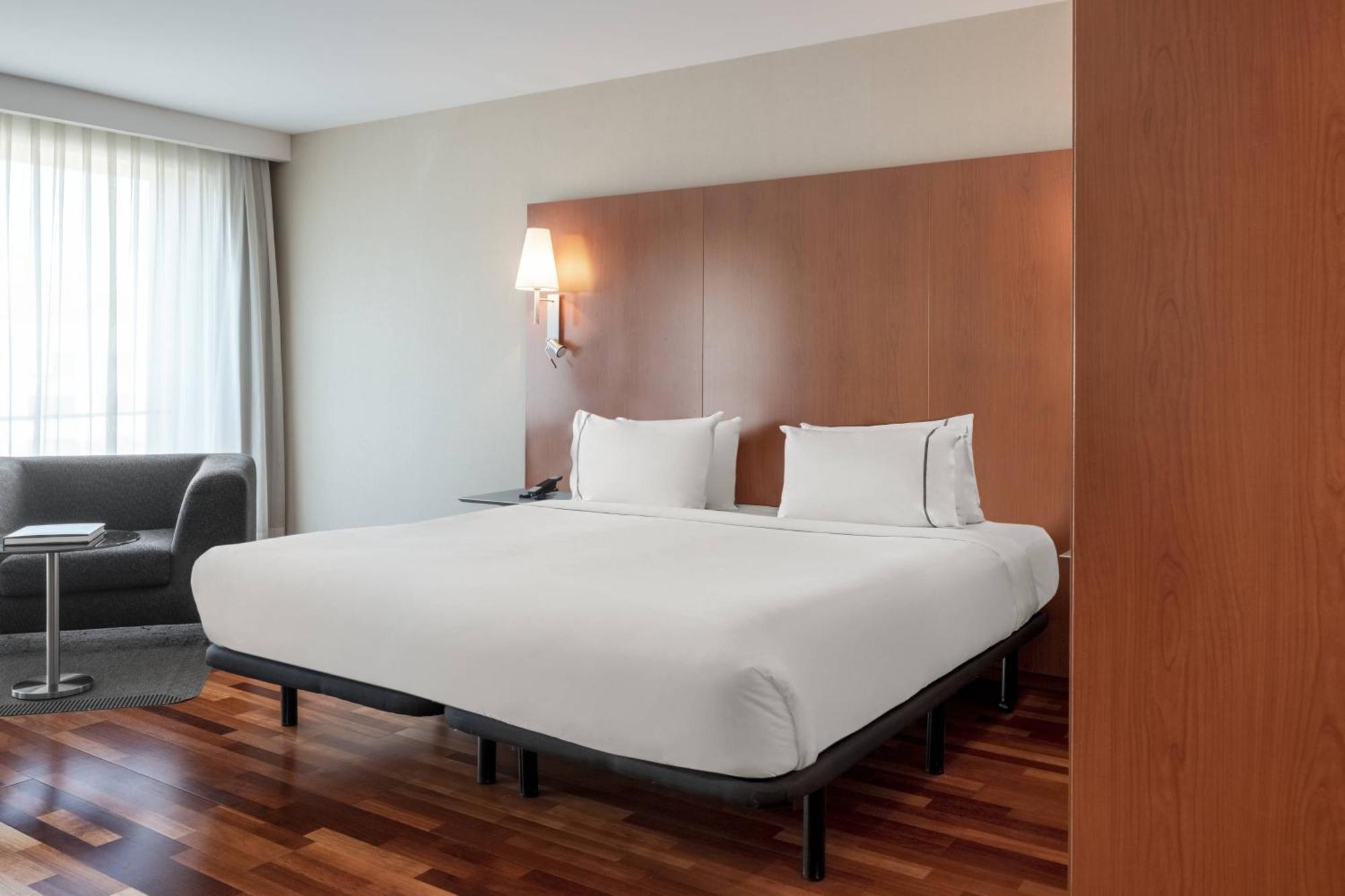 Ac Hotel La Rioja By Marriott Логроньо Экстерьер фото