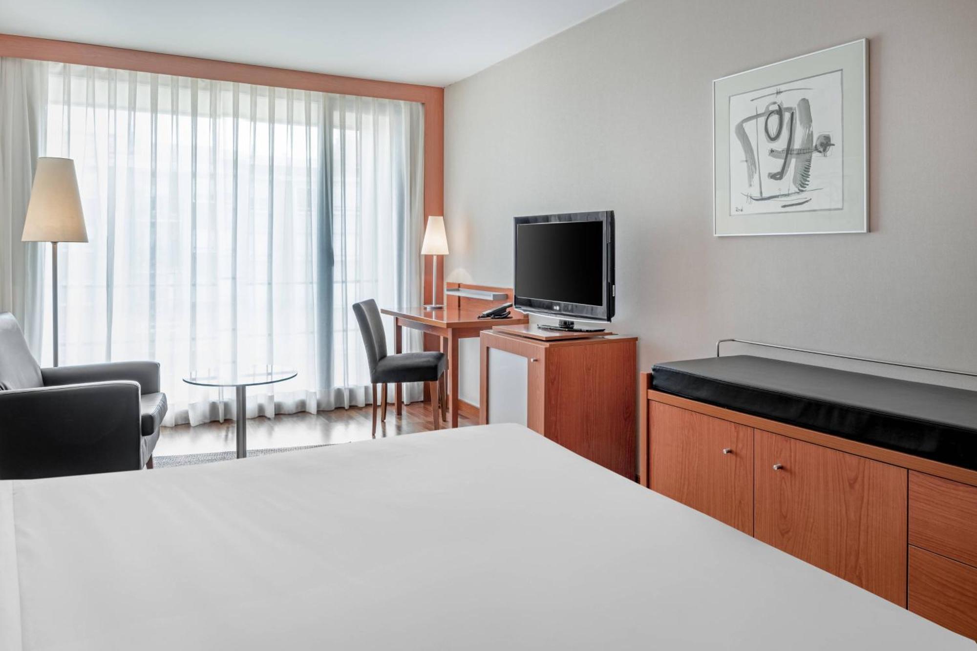 Ac Hotel La Rioja By Marriott Логроньо Экстерьер фото